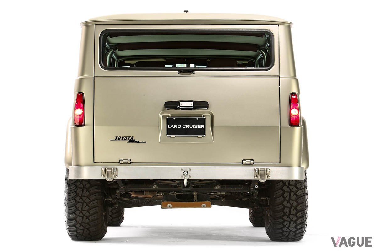 北米トヨタがSEMAショー2023に出展した「レトロクルーザー」。1999年に企画された“FJ45”型「ランドクルーザー」ベースのカスタムカーだ