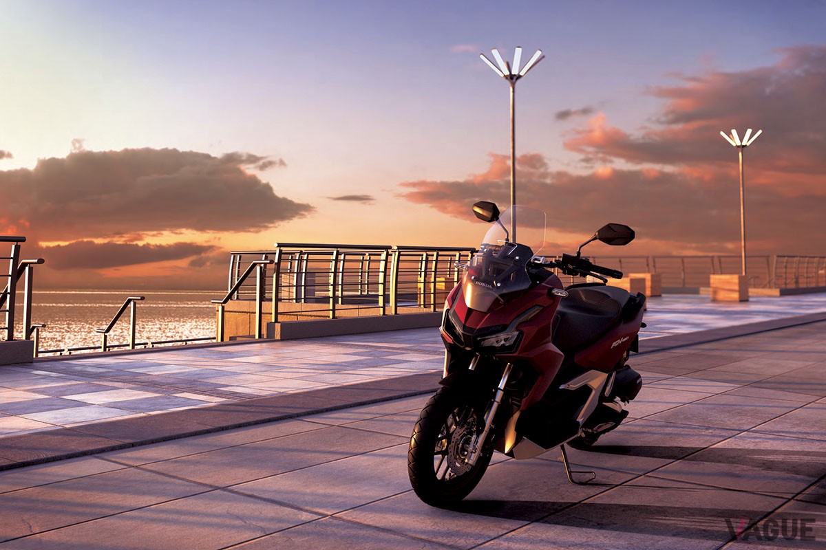 アドベンチャースタイルが個性的なホンダのスクーター「ADV160」に新色パールボスポラスブルーを設定した2024年モデルが登場