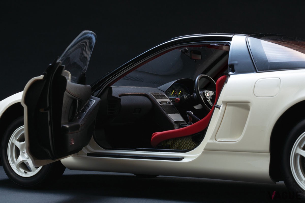 全号購読するとホンダ「NSX-R」（E-NA1型）の1/8スケールダイキャストカーが完成するデアゴスティーニの週刊『Honda NSX-R』