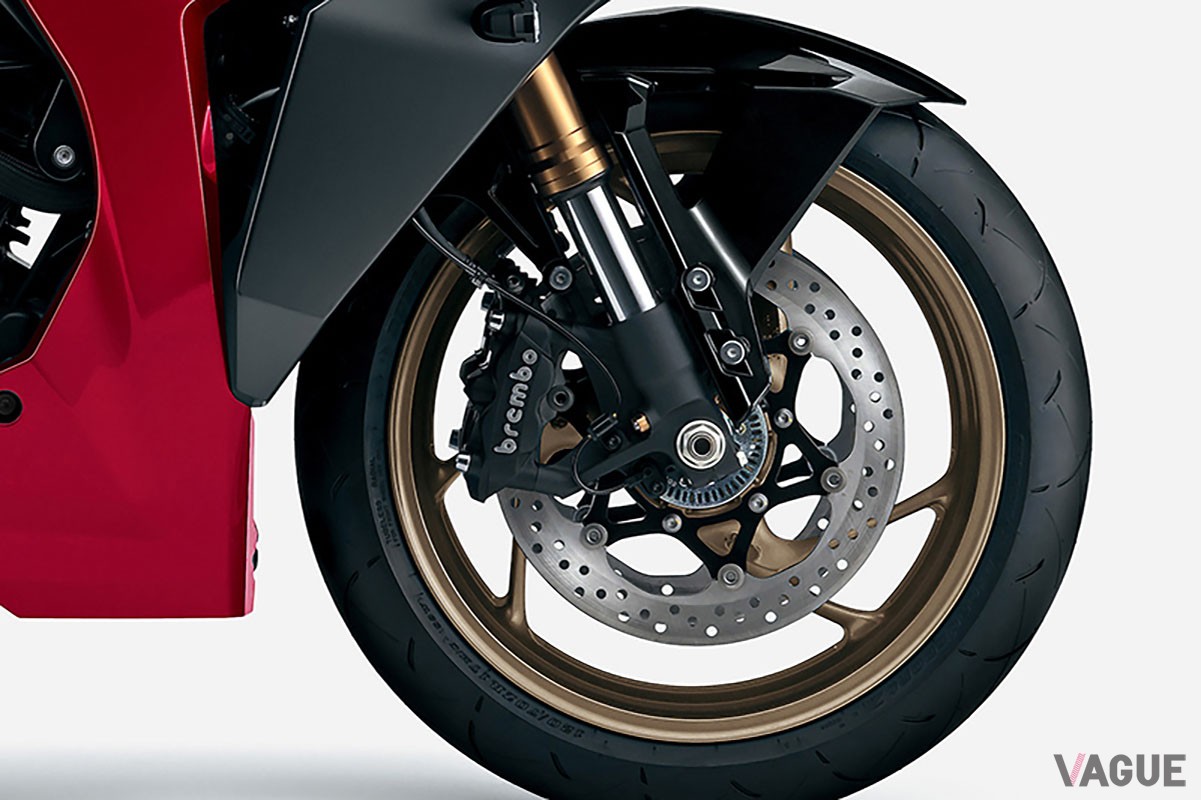 スズキのスポーツツアラー「GSX-S1000GT」の2024年モデルは、北米仕様で採用されていたキャンディダーリングレッドなど全3色をラインナップ