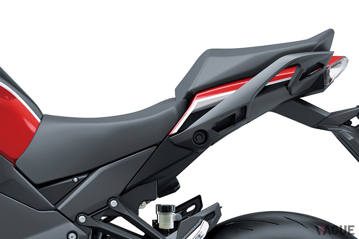 1985年モデルの北米向け「GPZ900R」を想起させる赤×黒の配色がカッコいいカワサキ「Ninja 1000SX 40th Anniversary Edition」