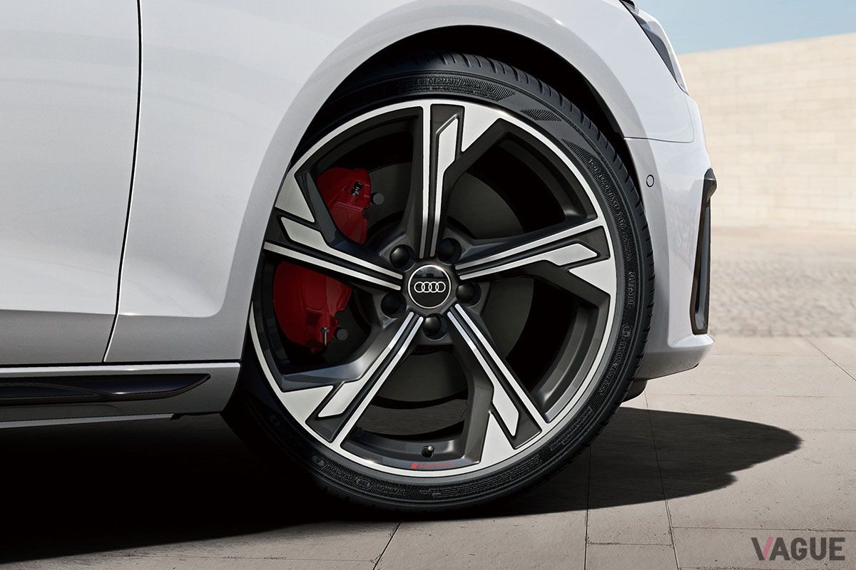 アウディA4の限定車「Sライン コンペティションプラス」