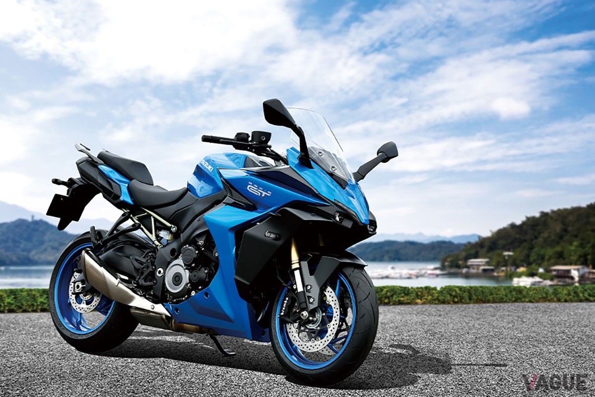 スズキのスポーツツアラー「GSX-S1000GT」の2024年モデルは、北米仕様で採用されていたキャンディダーリングレッドなど全3色をラインナップ