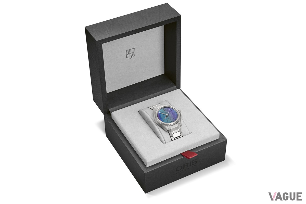 ケースやベゼルなどシリーズ独特の端正なディテールはしっかりと継承