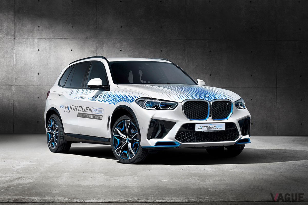 2021年に発表された「X5」のFCVをベースとする「iX5 ハイドロジェン プロテクション VR6」水素タンクを保護するアンダーボディシールドなども備える