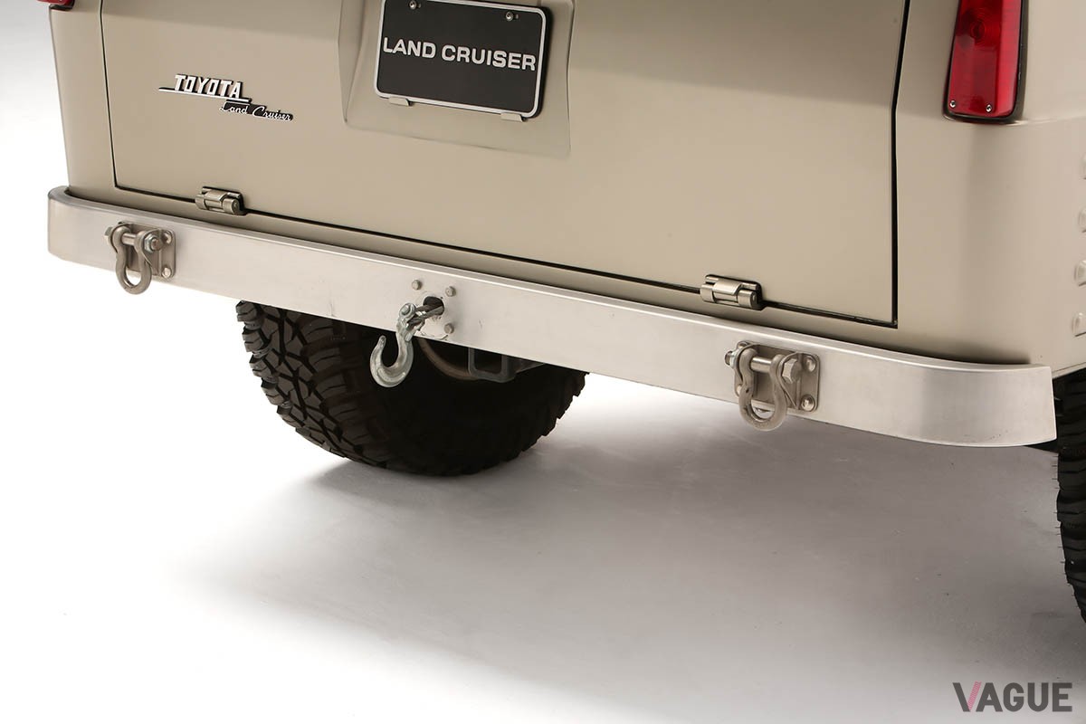 北米トヨタがSEMAショー2023に出展した「レトロクルーザー」。1999年に企画された“FJ45”型「ランドクルーザー」ベースのカスタムカーだ