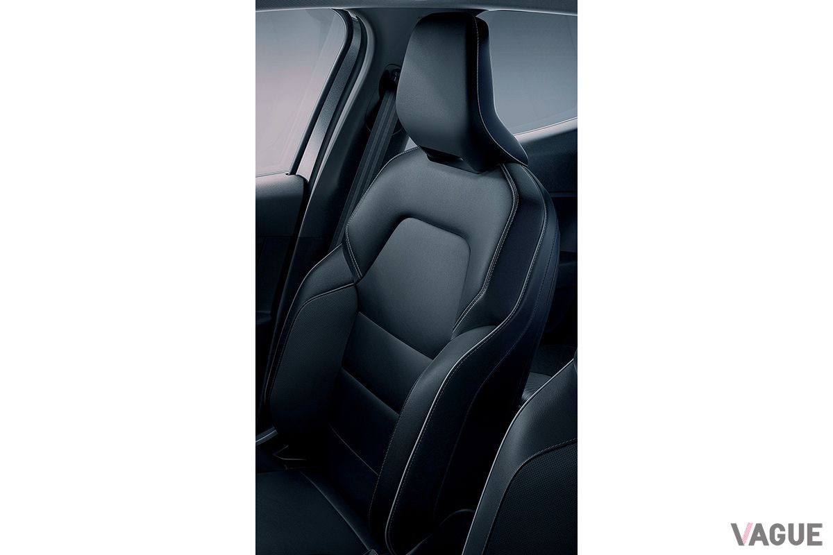 ルノーの特別仕様車「ルーテシア アントラクト Eテックフルハイブリッド」のインテリア