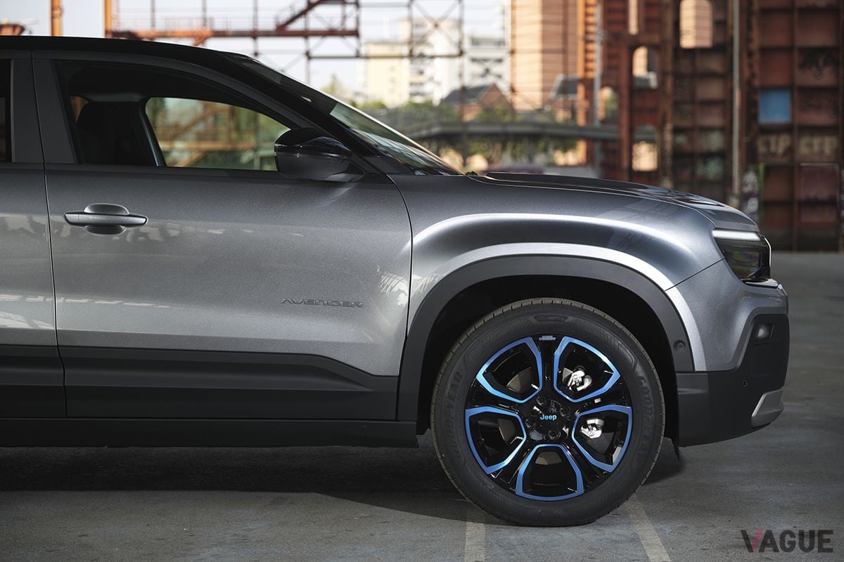 欧州市場で受注が10万台を突破したジープ新型「アベンジャー」。日本でもまもなく登場する予定だ