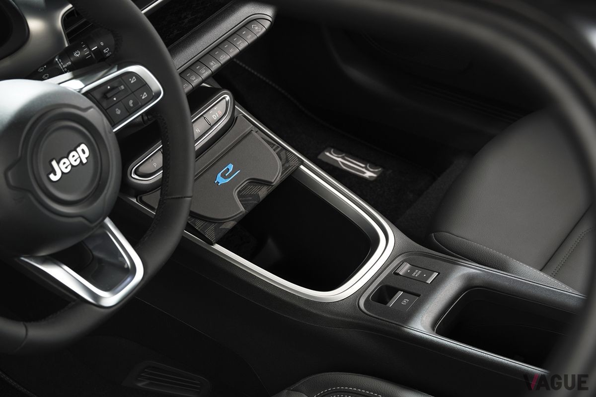 ジープ新型「アベンジャー」のインテリア
