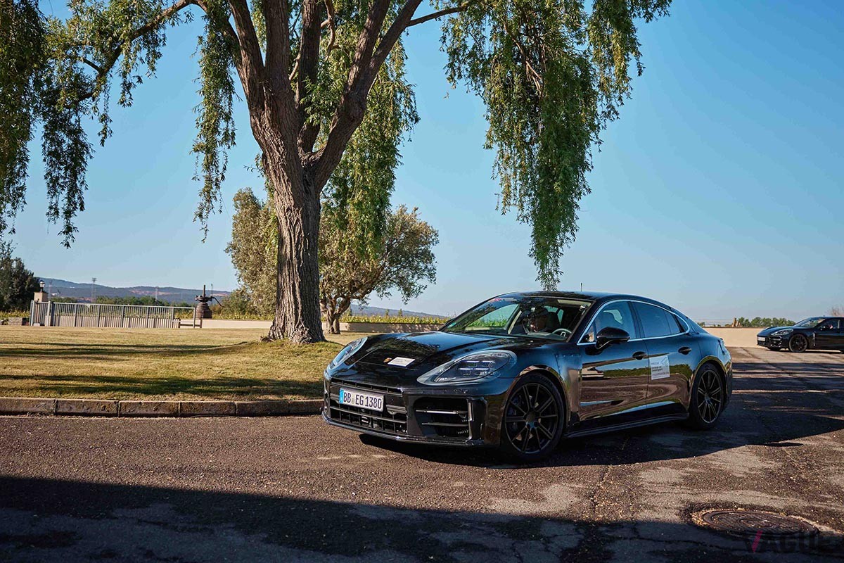 ポルシェ新型「パナメーラ」の最終テスト風景