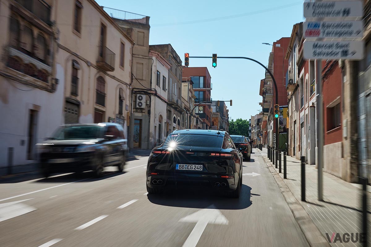 ポルシェ新型「パナメーラ」の最終テスト風景