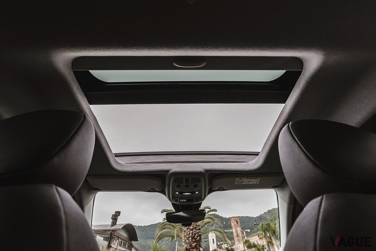 ジープ新型「アベンジャー」のインテリア