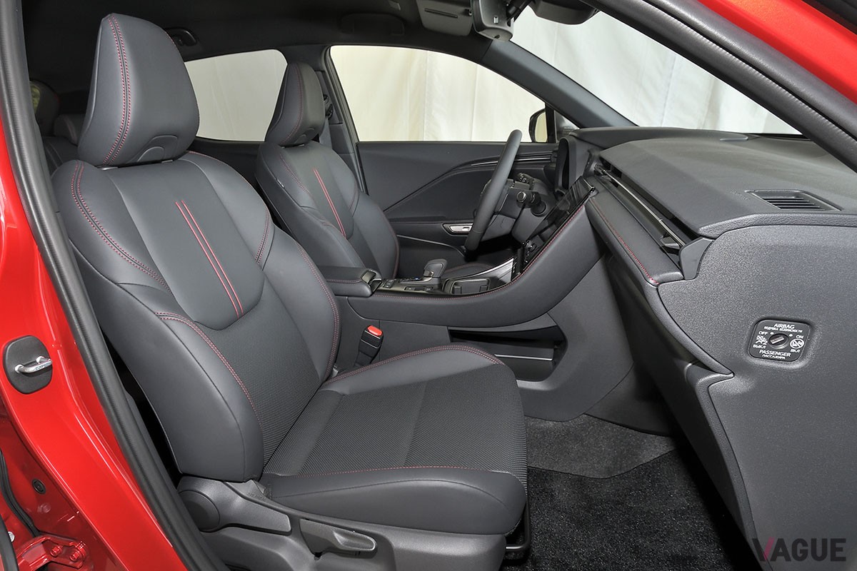 2023年秋に正式発表予定のレクサスのラグジュアリー・コンパクトSUV「LBX」。内外装や走りはレクサスらしく高級感あふれる仕上がり