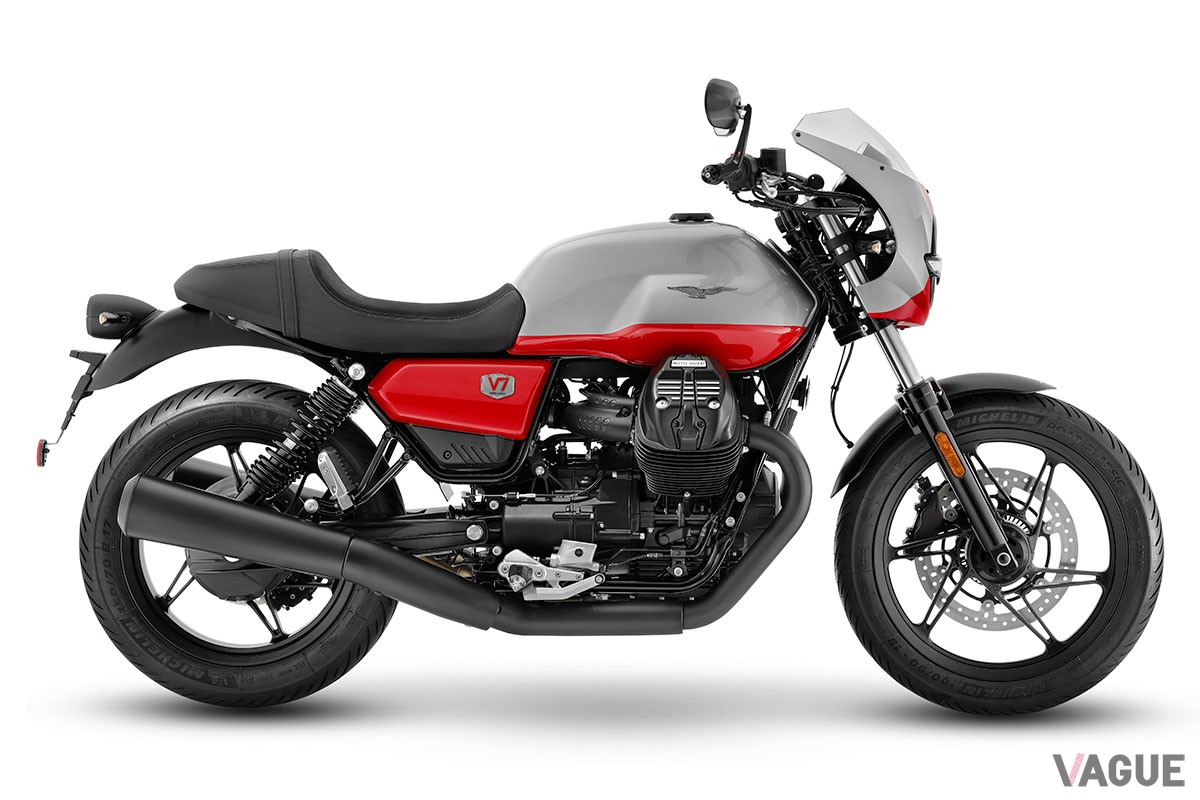往年のレーシングバイクを想起させるフロントカウルや専用のカラーリングをあしらったモト・グッツィの特別仕様車「V7 STONE CORSA」