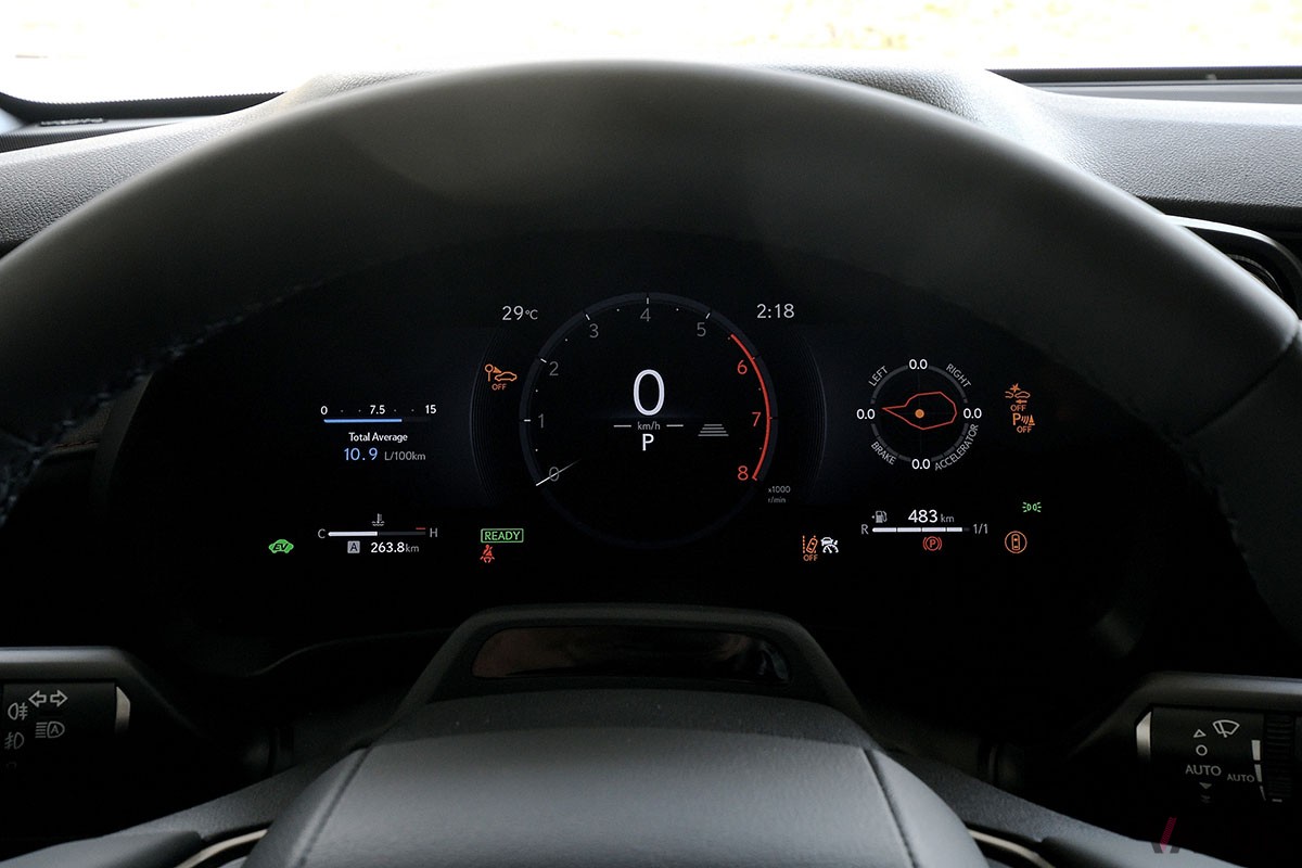 2023年秋に正式発表予定のレクサスのラグジュアリー・コンパクトSUV「LBX」。内外装や走りはレクサスらしく高級感あふれる仕上がり