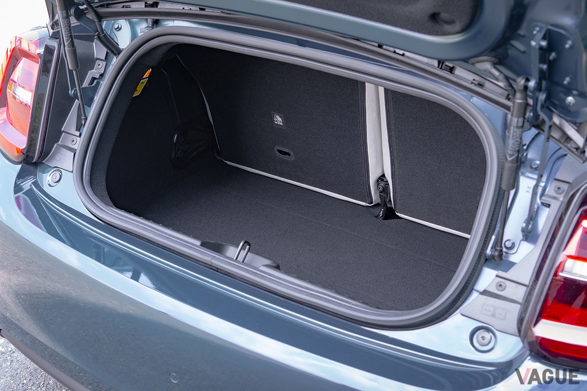 フィアット「500e」と2週間暮らしてEVの美点と欠点を実感。自宅に充電設備があり“2台持ち”が許されるなら、導入へのハードルは意外と低いかも