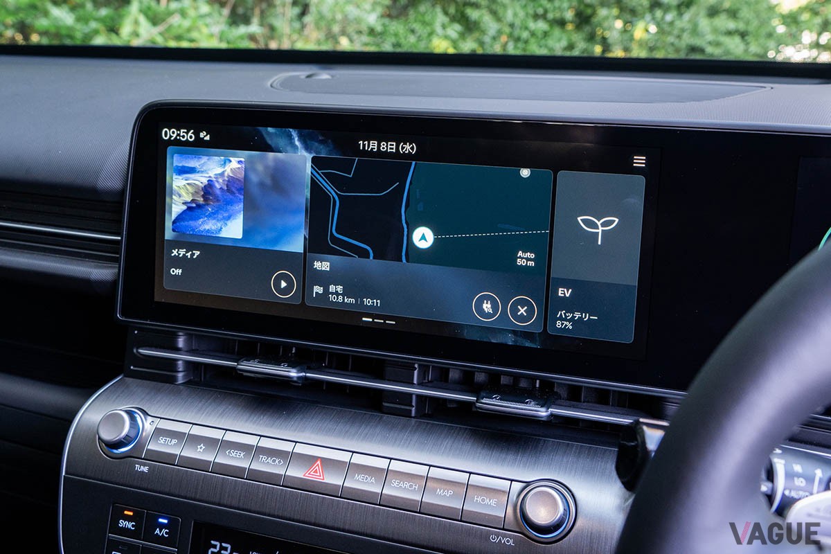 日本のユーザーの使い勝手などを考慮し、随所に日本独自のデザインや機能を盛り込んだヒョンデの電動コンパクトSUV「コナ」