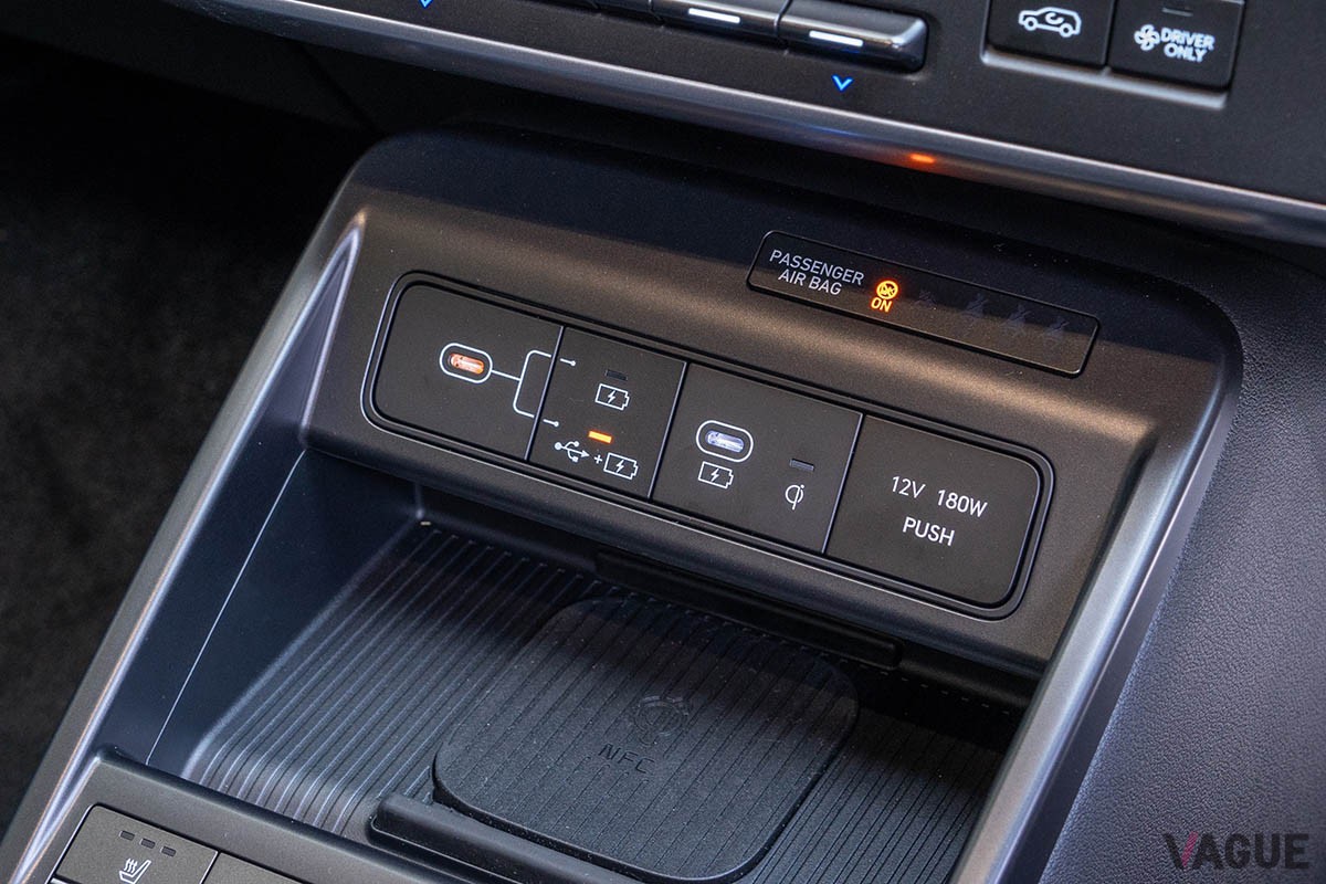 日本のユーザーの使い勝手などを考慮し、随所に日本独自のデザインや機能を盛り込んだヒョンデの電動コンパクトSUV「コナ」