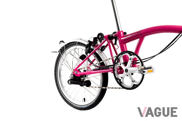 過去に絶大な人気を誇ったカラーを現代のスペックに限定復刻させた「Archive Edition 2.0」の「Hot Pink」