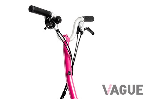 過去に絶大な人気を誇ったカラーを現代のスペックに限定復刻させた「Archive Edition 2.0」の「Hot Pink」