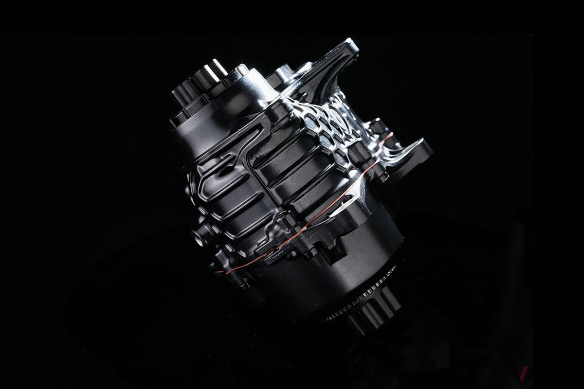 新型のSL 1.2モーターが従来モデルを凌ぐパワーを発揮