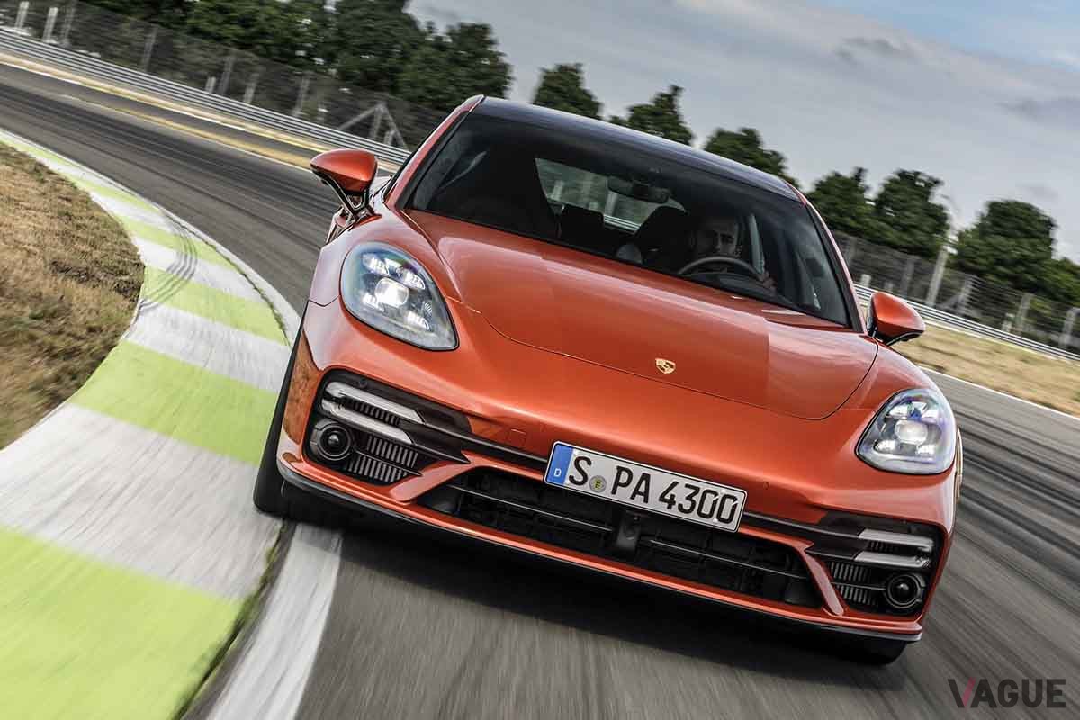 ポルシェ現行型「パナメーラ スポーツツーリズモ」