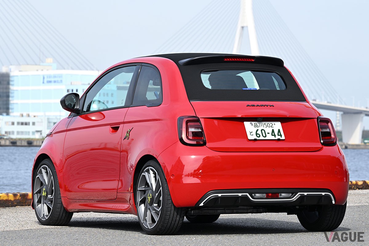 軽自動車よりちょっと大きい程度のコンパクトボディに刺激的なドライビング・エンターテインメントが詰まっているアバルト「500e」