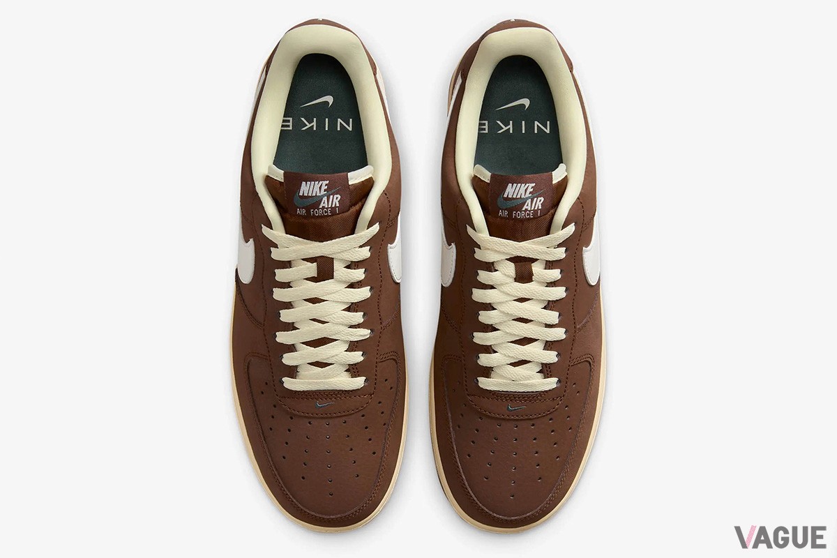 Nike Airを搭載した初のバスケットボールシューズ「エア フォース 1」の進化版「エア フォース 1 ’07」に冬らしいアースカラーの新色が登場