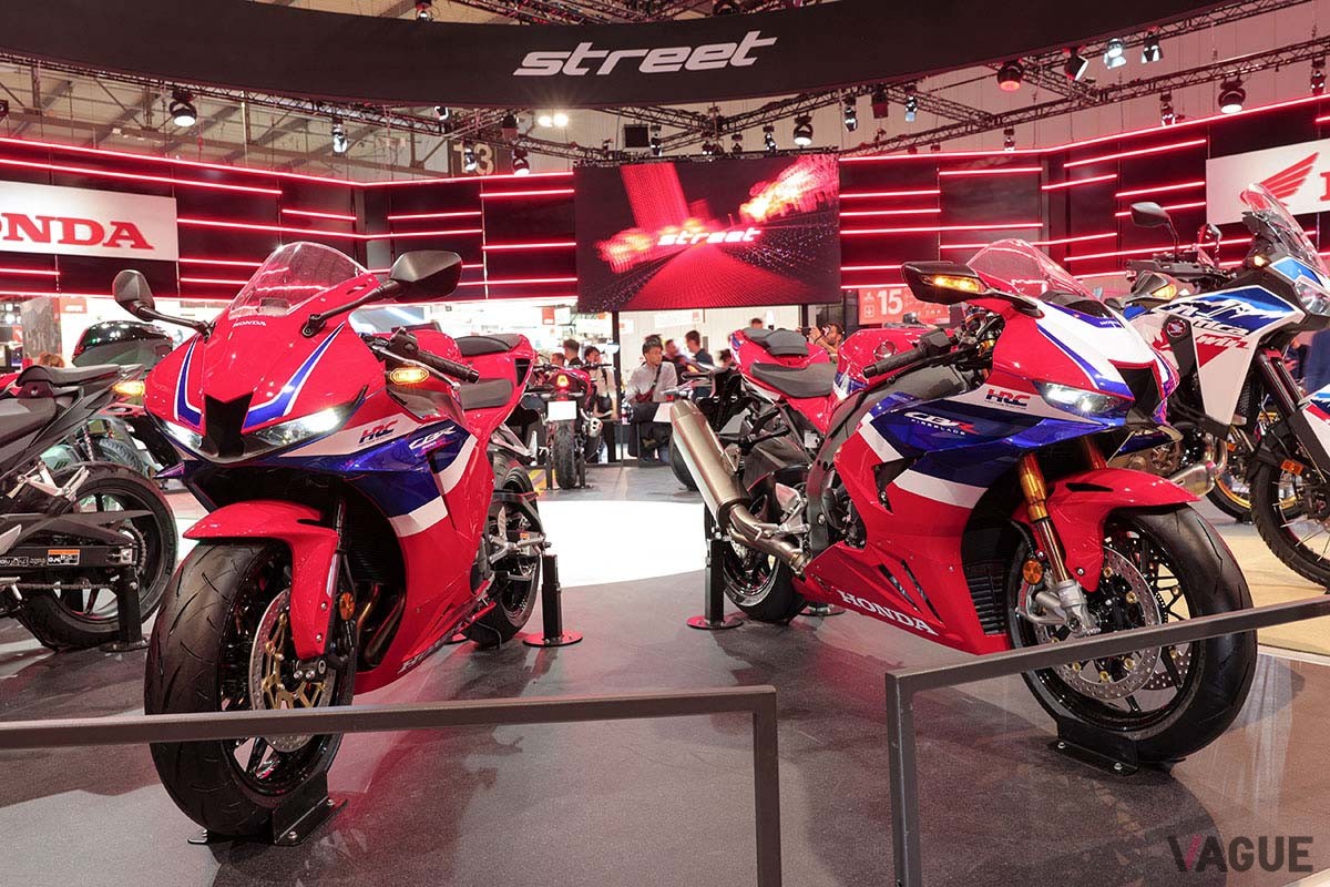 レースシーンでさらなる活躍を見せつけるべく進化を遂げたホンダ「CBR1000RR-R ファイヤーブレード」の2024年モデル