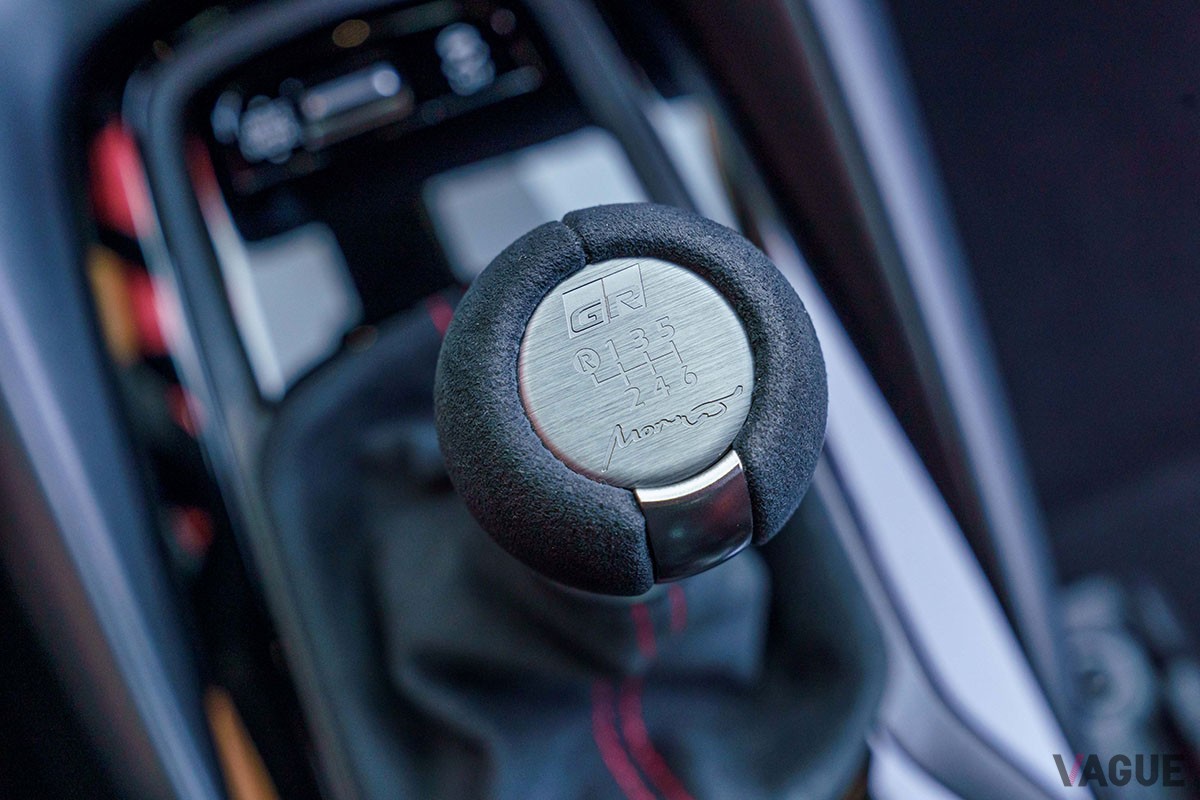 トランスミッションは6速MT（C）LONGO TOYOTA
