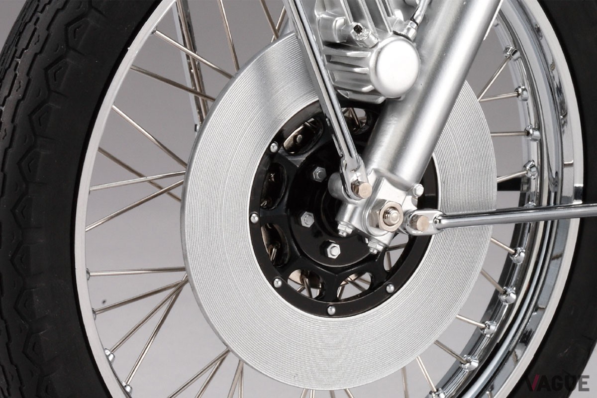 毎号付属のパーツを組み立ると、ホンダ「CB750FOUR」の1/4スケールディスプレイモデルが完成するデアゴスティーニの週刊『ホンダ CB750FOUR』