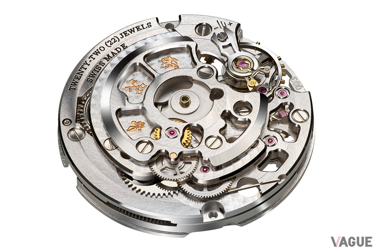 コート・ド・ジュネーブやサーキュラーサテン＆グレインなど、高級時計の伝統的な装飾を採用したムーブメントの動きはオープンワークから眺めることが可能