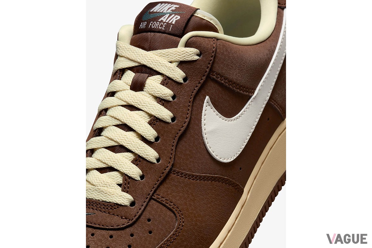 Nike Airを搭載した初のバスケットボールシューズ「エア フォース 1」の進化版「エア フォース 1 ’07」に冬らしいアースカラーの新色が登場