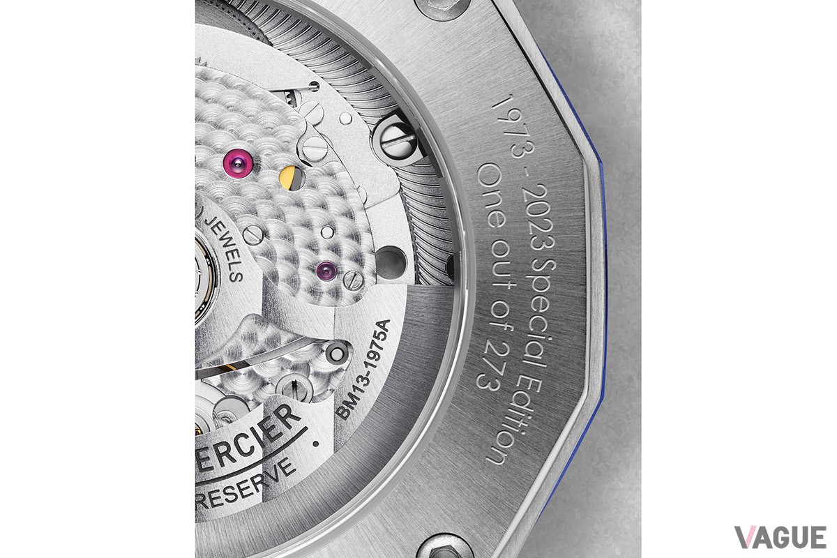 ケースバックには限定モデルの証としてシリアルナンバーを刻む