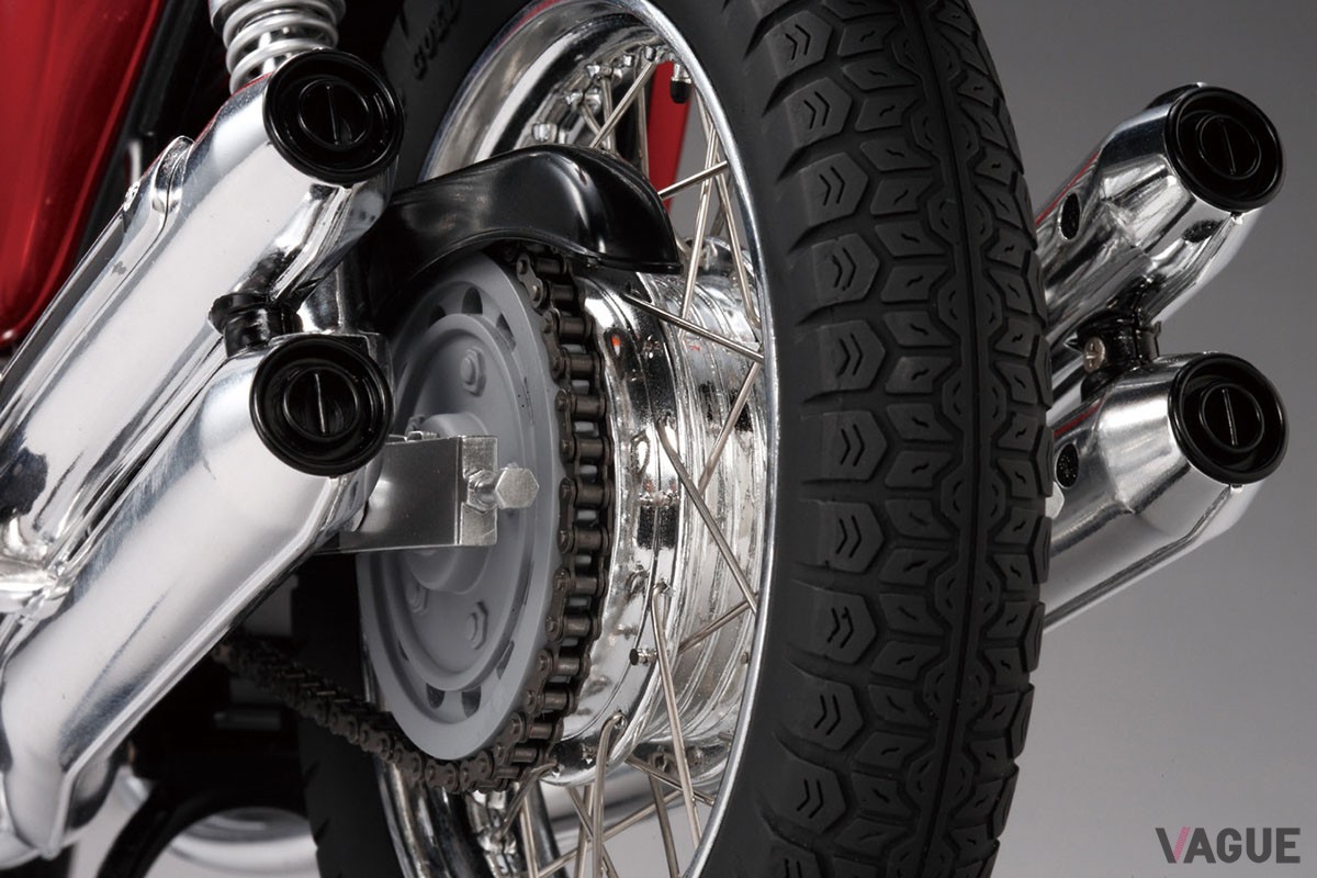 毎号付属のパーツを組み立ると、ホンダ「CB750FOUR」の1/4スケールディスプレイモデルが完成するデアゴスティーニの週刊『ホンダ CB750FOUR』