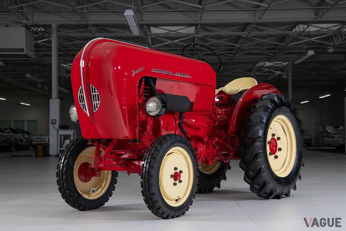 ポルシェのトラクター「ディーゼル ジュニア108 S」（C）RM Sotheby's