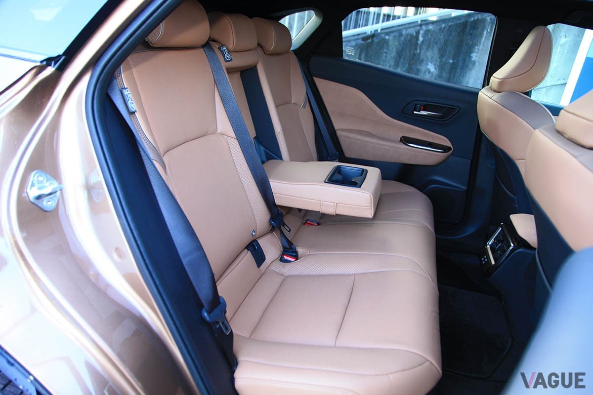 スポーツSUVというコンセプトでありながら、クラウンらしくリアシートの乗り心地も上々のトヨタ新型「クラウン・スポーツ」