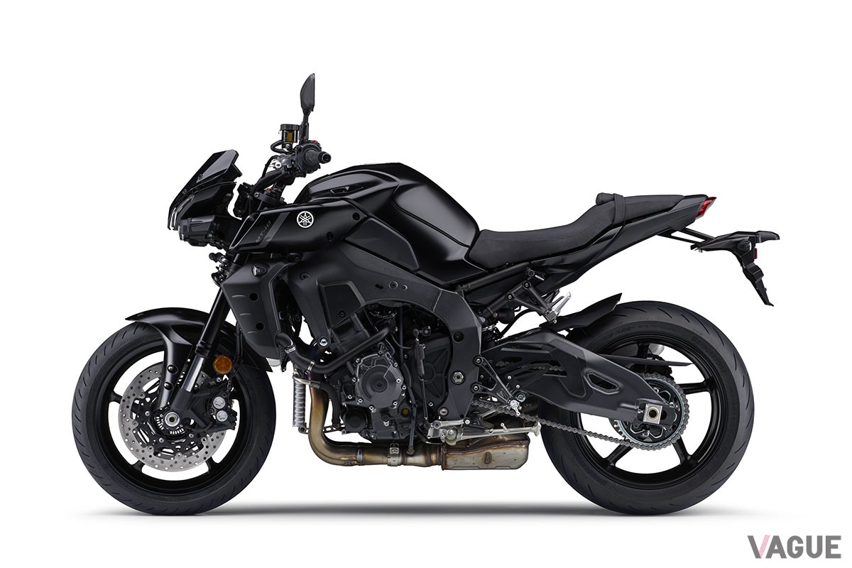 シアンの差し色が目を惹く新色ダークグレーをカラーバリエーションに加えたヤマハ新型「MT-10 ABS」