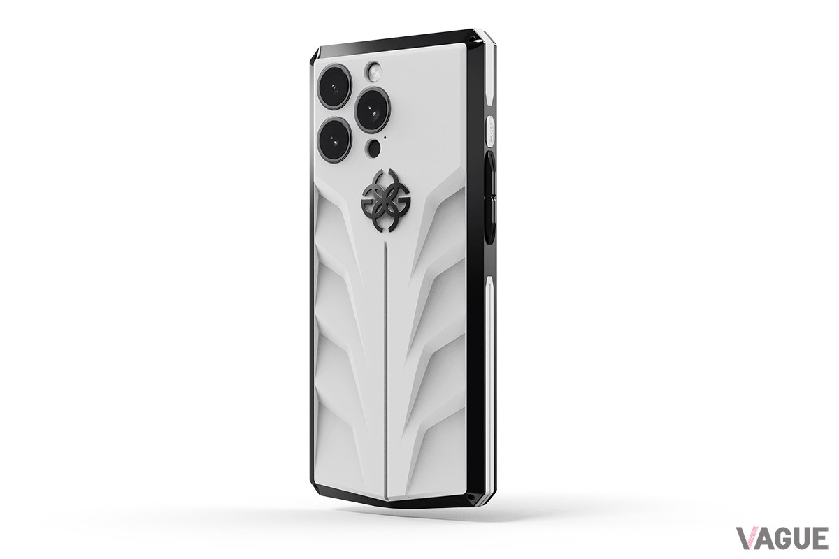 「iPhone Case RS15 Onyx White」（16万5000円、消費税込）