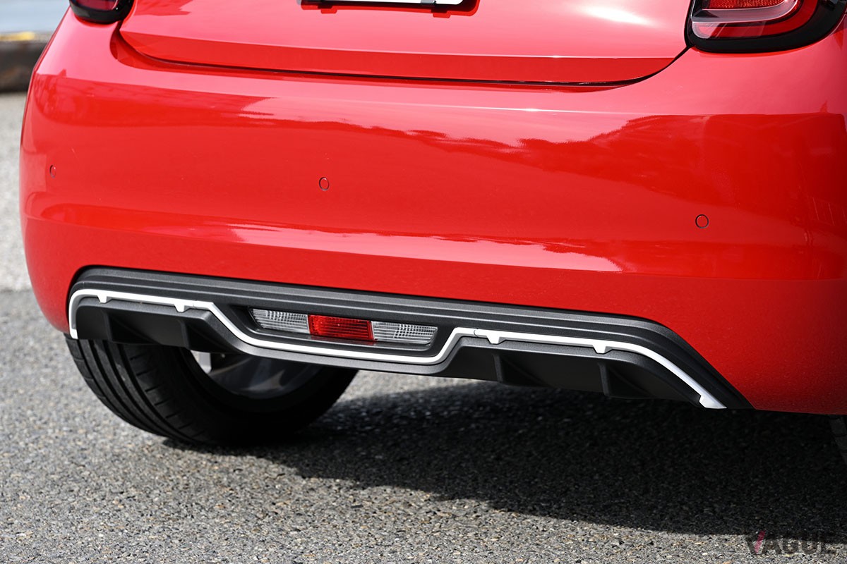 軽自動車よりちょっと大きい程度のコンパクトボディに刺激的なドライビング・エンターテインメントが詰まっているアバルト「500e」