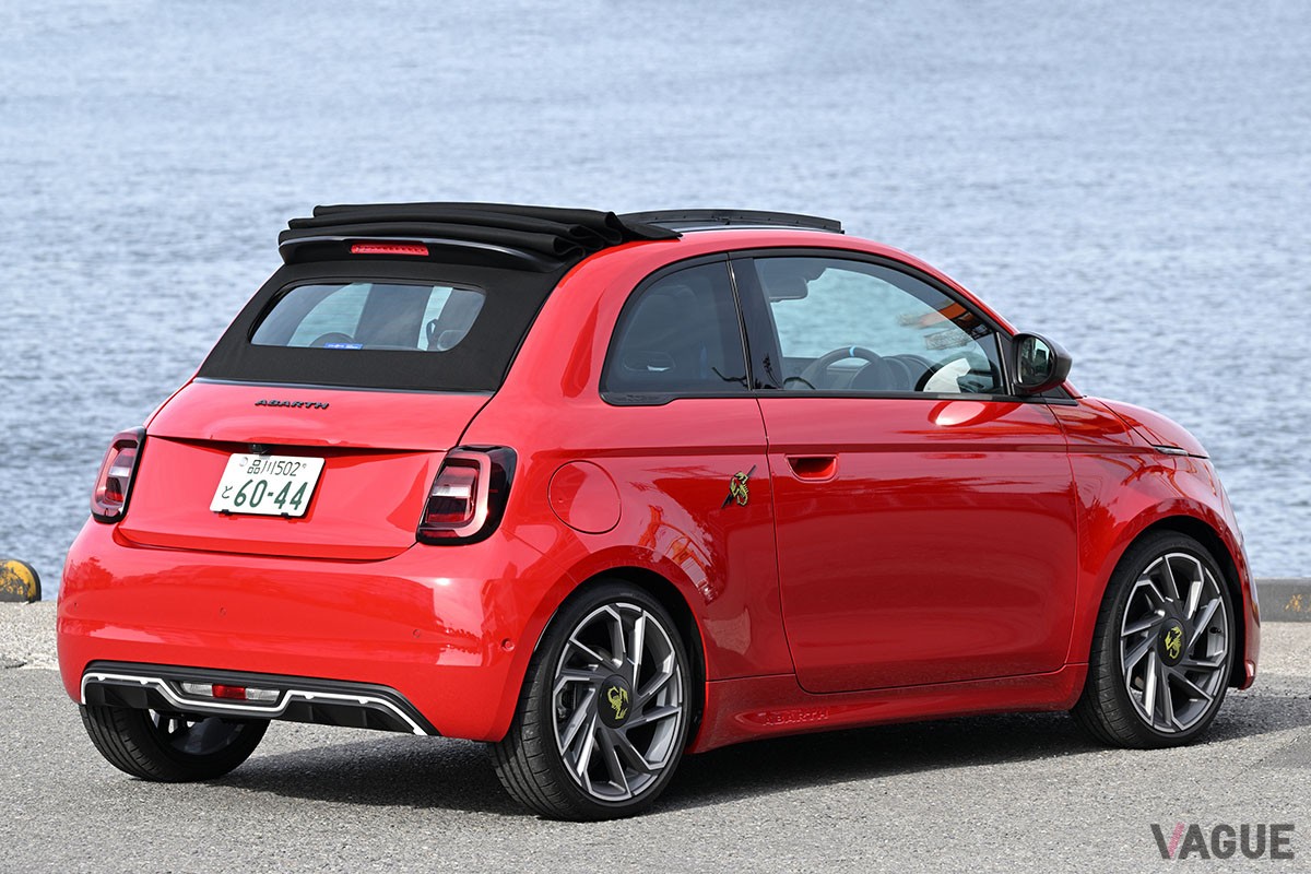 軽自動車よりちょっと大きい程度のコンパクトボディに刺激的なドライビング・エンターテインメントが詰まっているアバルト「500e」