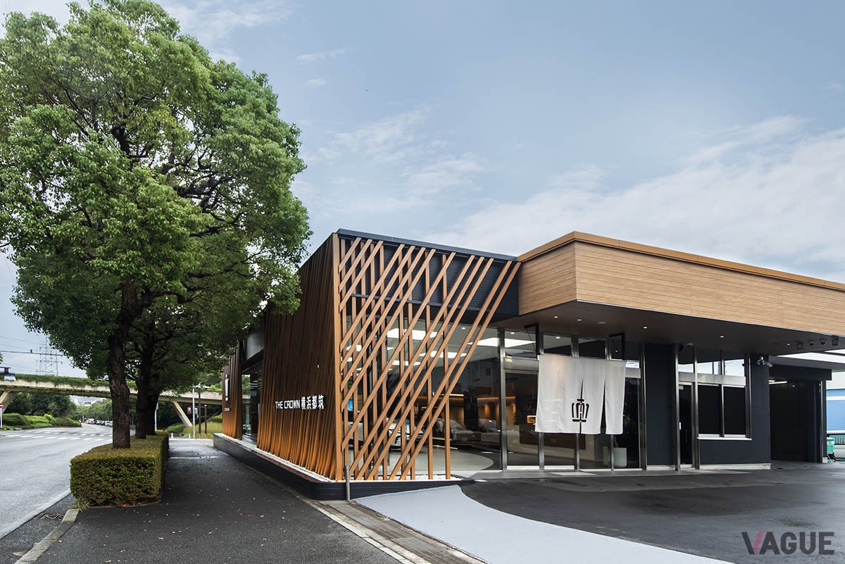 クラウン専売店「THE CROWN」は全国5店舗の展開を計画中。今後のラインナップ拡大に合わせ、新しい体験・価値が生まれていくような店舗づくりを目指すという