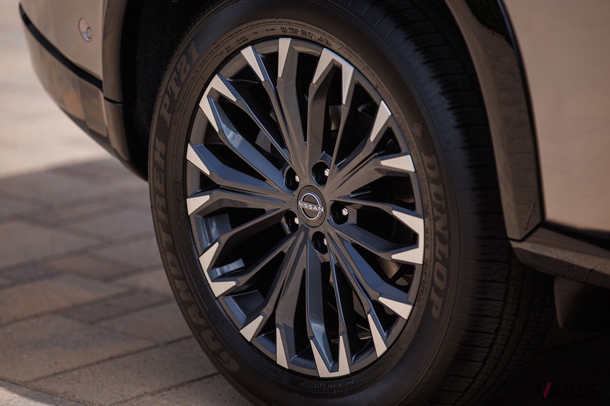 日産「エクストレイル」の北米版というべき「ローグ」が2024年モデルへと進化。なかでもフロントマスクは新時代のデザインへと刷新された