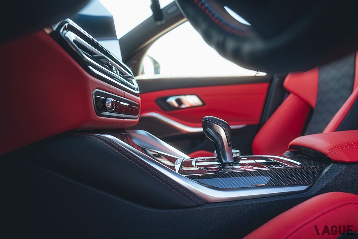 BMW新型「M3 Competition M xDrive ツーリング」のインテリア