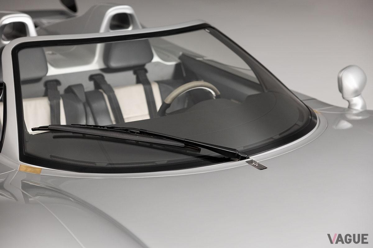 1023万5000ドル（約15億3450万円）で落札されたメルセデス・ベンツ「CLK GTR ロードスター」(c)2023 2023 Courtesy of RM Sotheby's