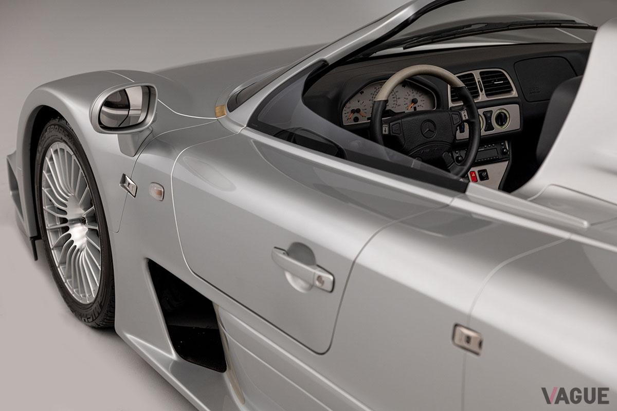 1023万5000ドル（約15億3450万円）で落札されたメルセデス・ベンツ「CLK GTR ロードスター」(c)2023 2023 Courtesy of RM Sotheby's