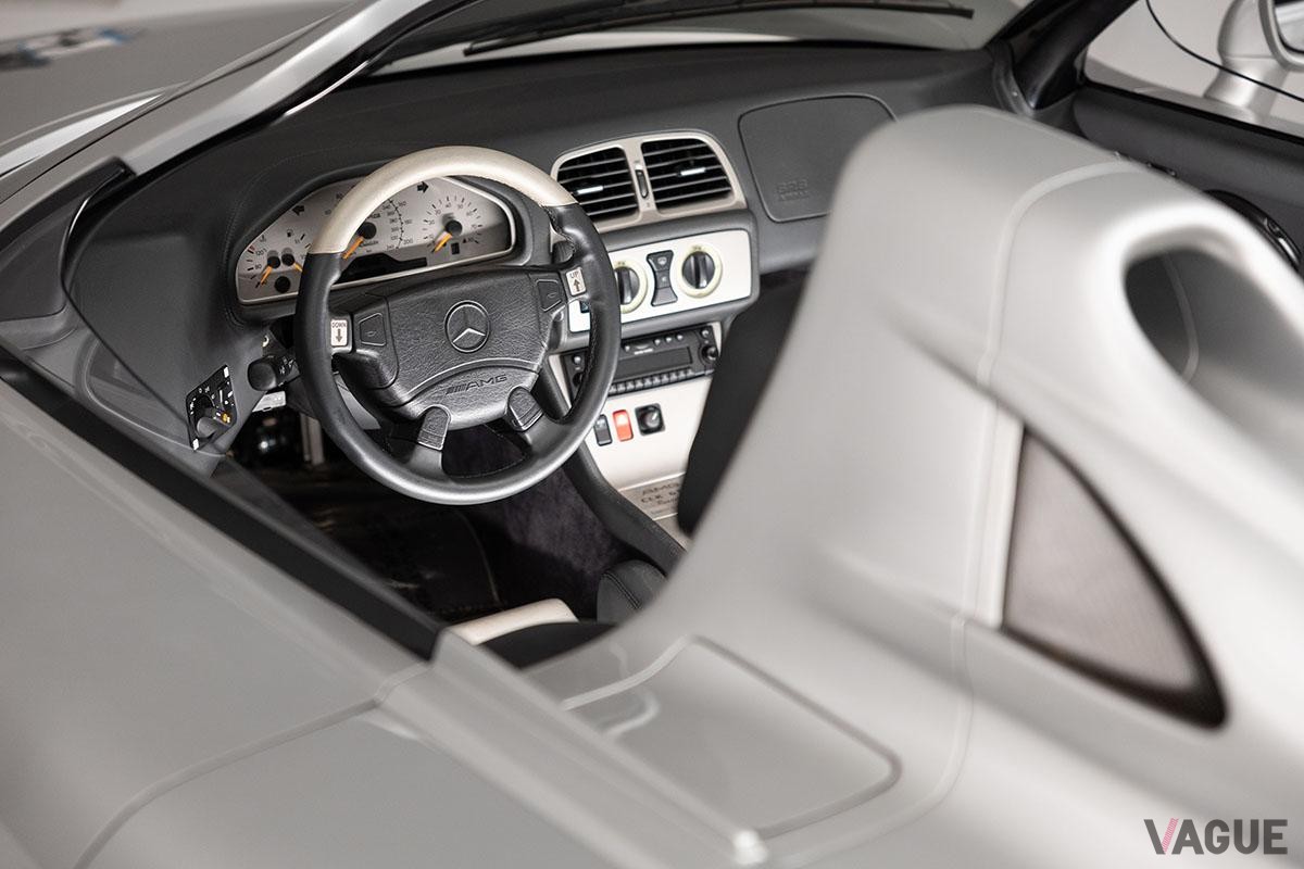 1023万5000ドル（約15億3450万円）で落札されたメルセデス・ベンツ「CLK GTR ロードスター」のインテリア(c)2023 2023 Courtesy of RM Sotheby's