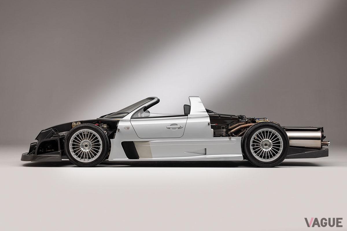 1023万5000ドル（約15億3450万円）で落札されたメルセデス・ベンツ「CLK GTR ロードスター」(c)2023 2023 Courtesy of RM Sotheby's