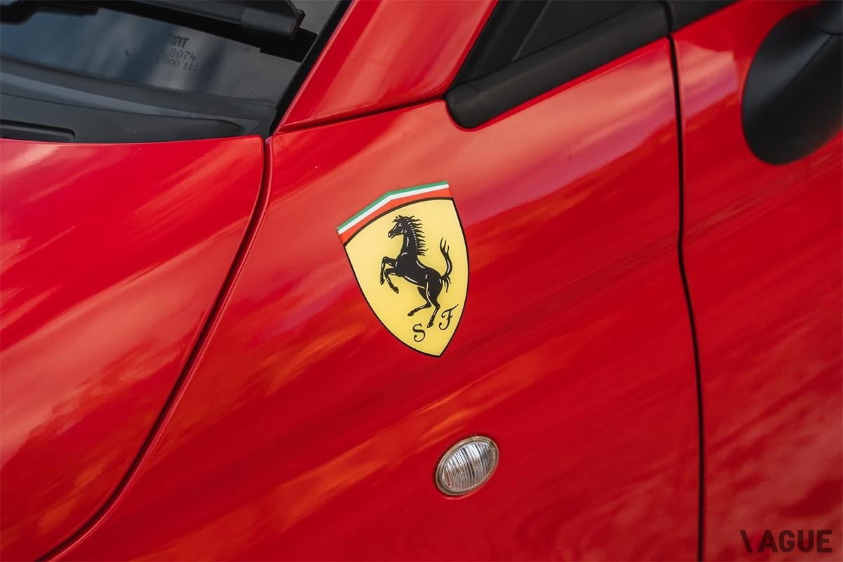 英国のオークションに登場した2008年式フィアット「500 フェラーリ・ディーラー・エディション」