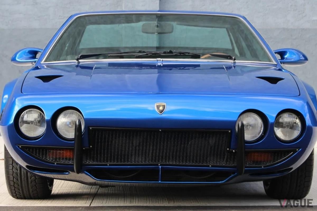 オークションに登場した1972年製ランボルギーニ「ハラマ」。フロントマスクがカスタムされている